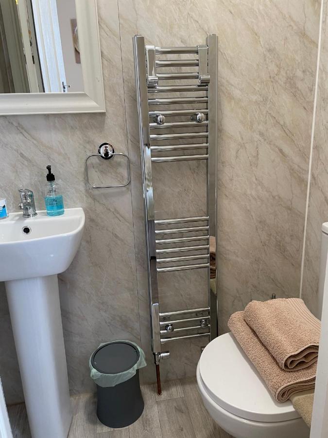 סאות'אנד און סי Caris Guest House מראה חיצוני תמונה