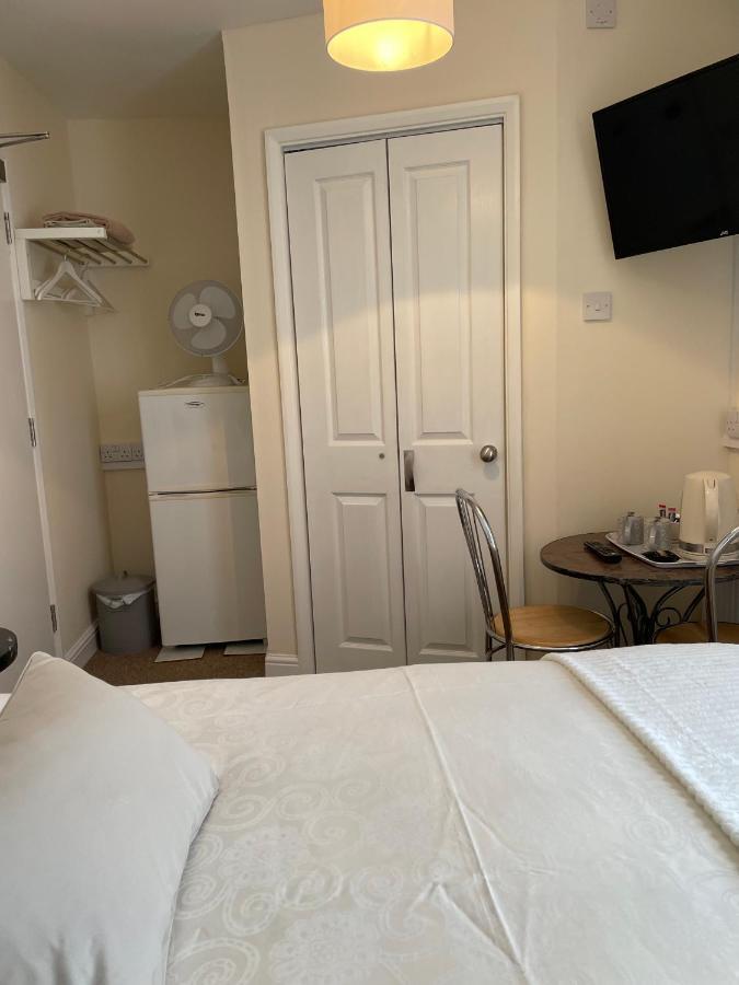 סאות'אנד און סי Caris Guest House מראה חיצוני תמונה