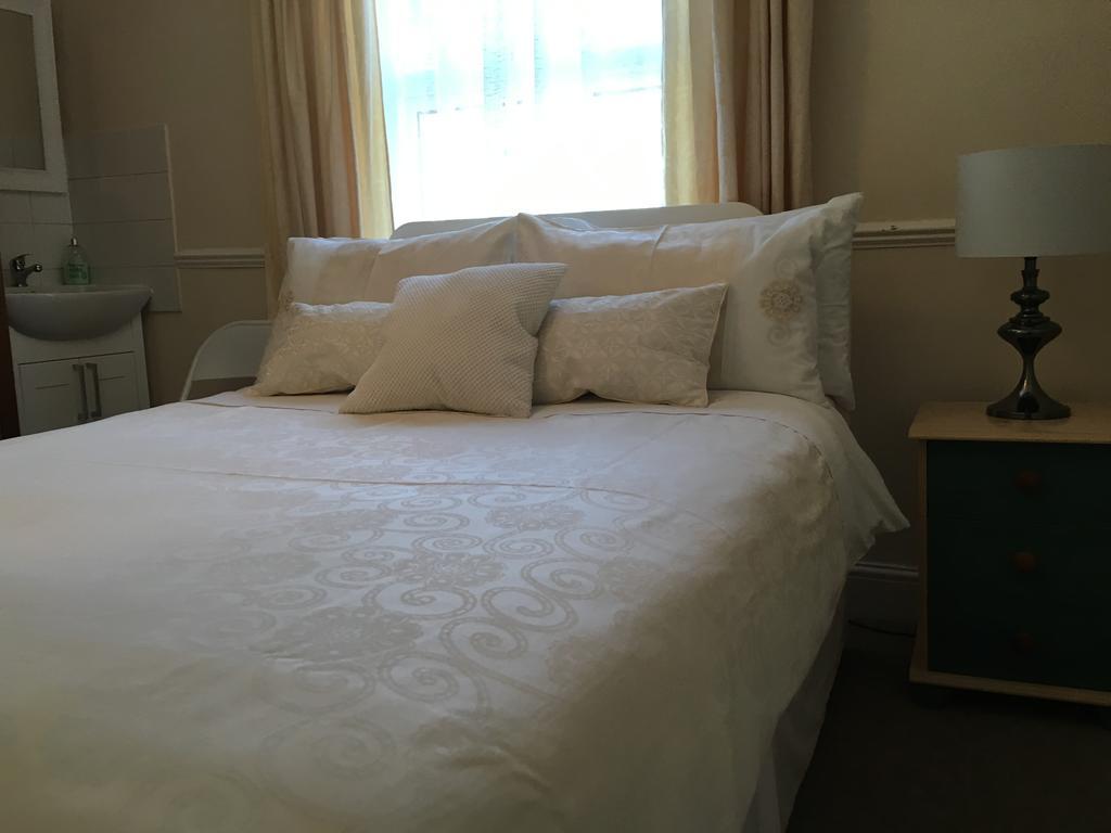 סאות'אנד און סי Caris Guest House מראה חיצוני תמונה