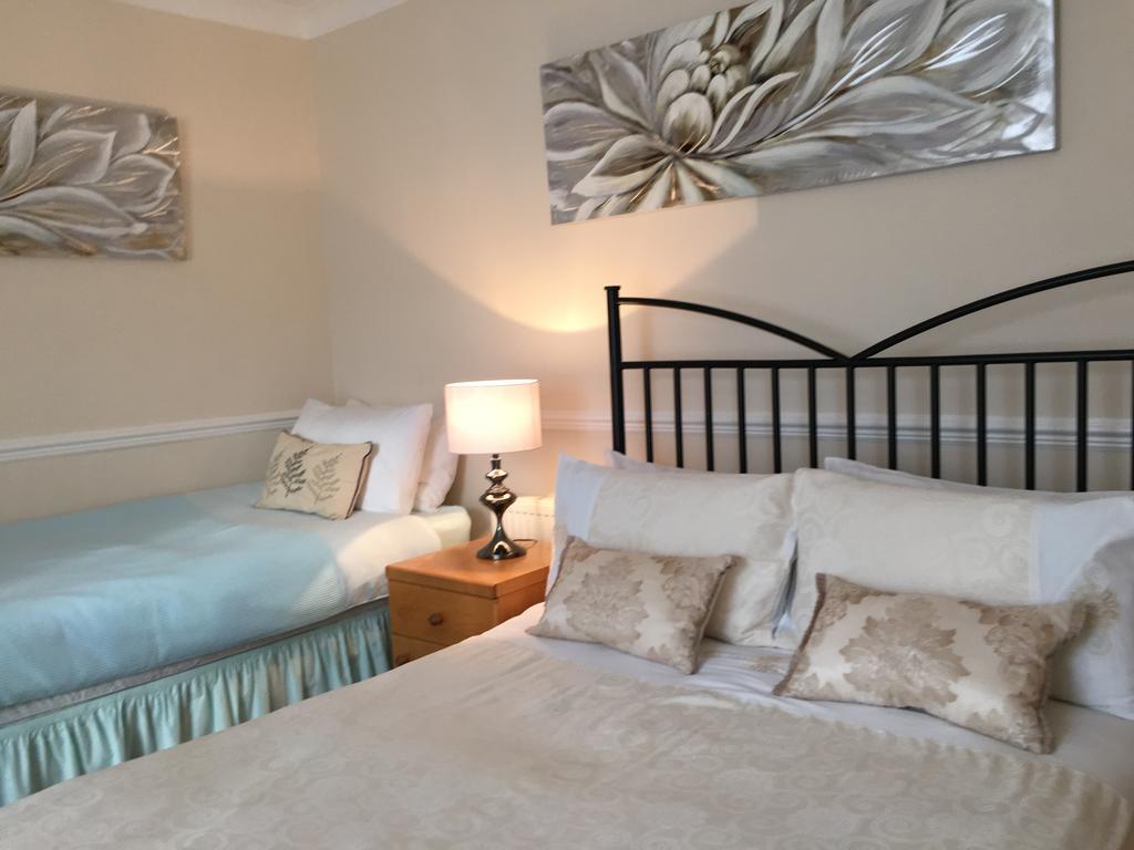 סאות'אנד און סי Caris Guest House מראה חיצוני תמונה