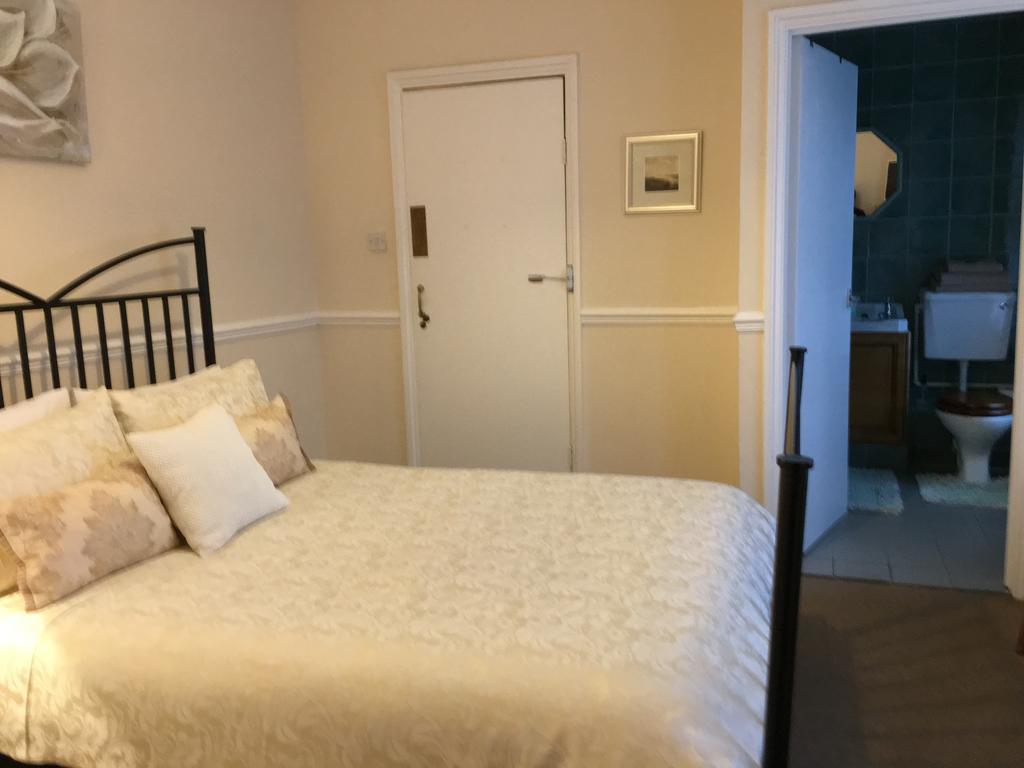 סאות'אנד און סי Caris Guest House מראה חיצוני תמונה